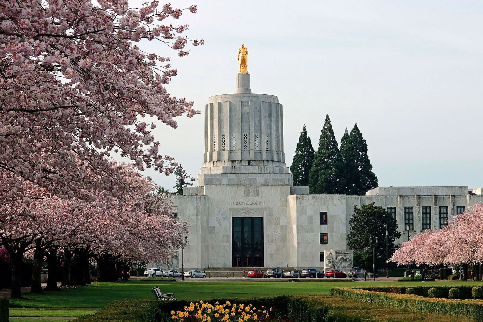 Oregon State capitol where the Oregon Paid Leave Act was passed.